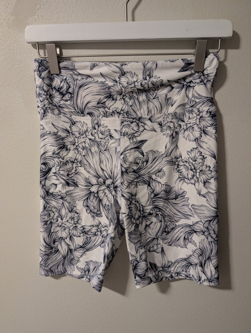 Balance Collection Floral High Waist Active Bike Shorts White & Navy Blue Small